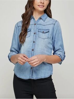 Light Blue chambray Denim Button-Front Shirt - Women's Top